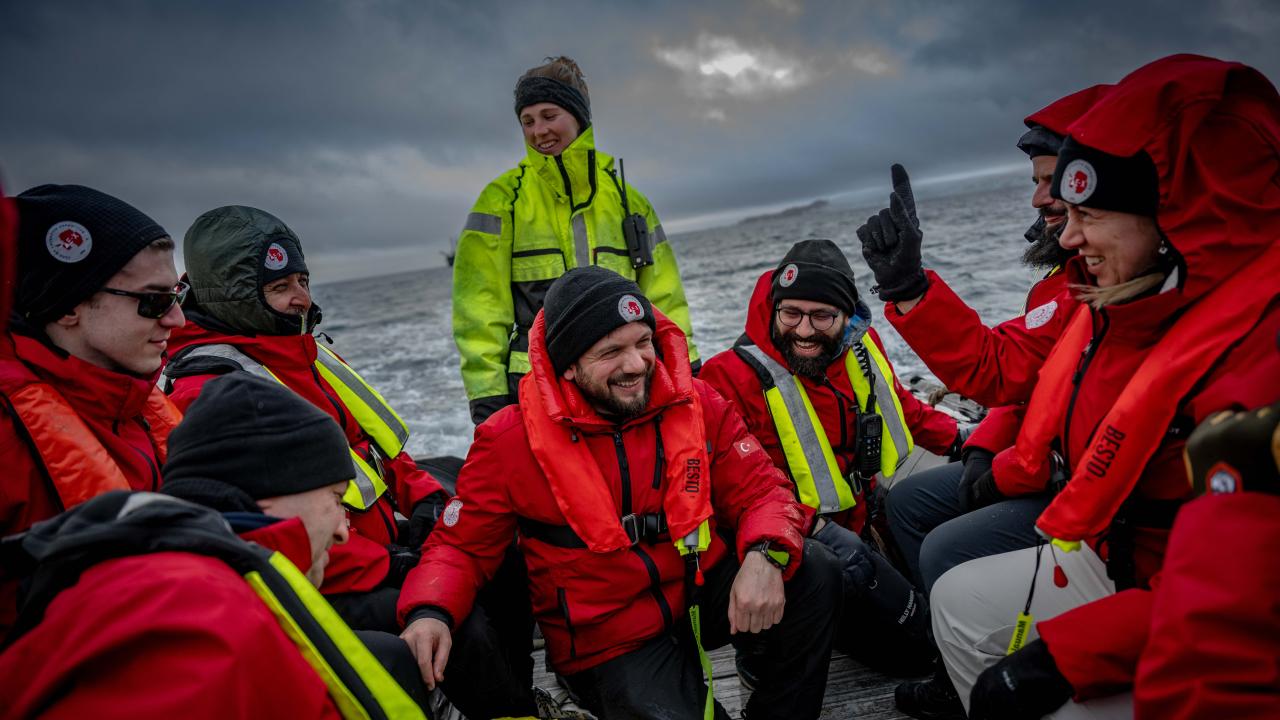 Türk bilim ekibi Antarktika'da: 14 bilimsel proje hayata geçirilecek