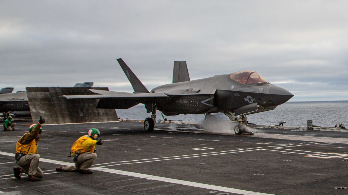 ABD F-35’i, Umman açıklarında İran’a ait Şahid kamikaze drone’u düşürdü