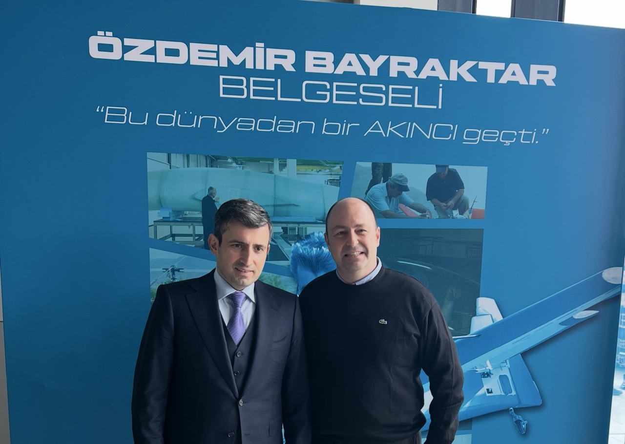 Özdemir Bayraktar belgeselini gençlerimiz izlemeli