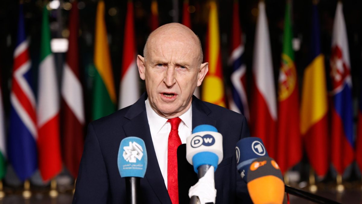 İran, Kıbrıs yönüne iki füze ateşledi